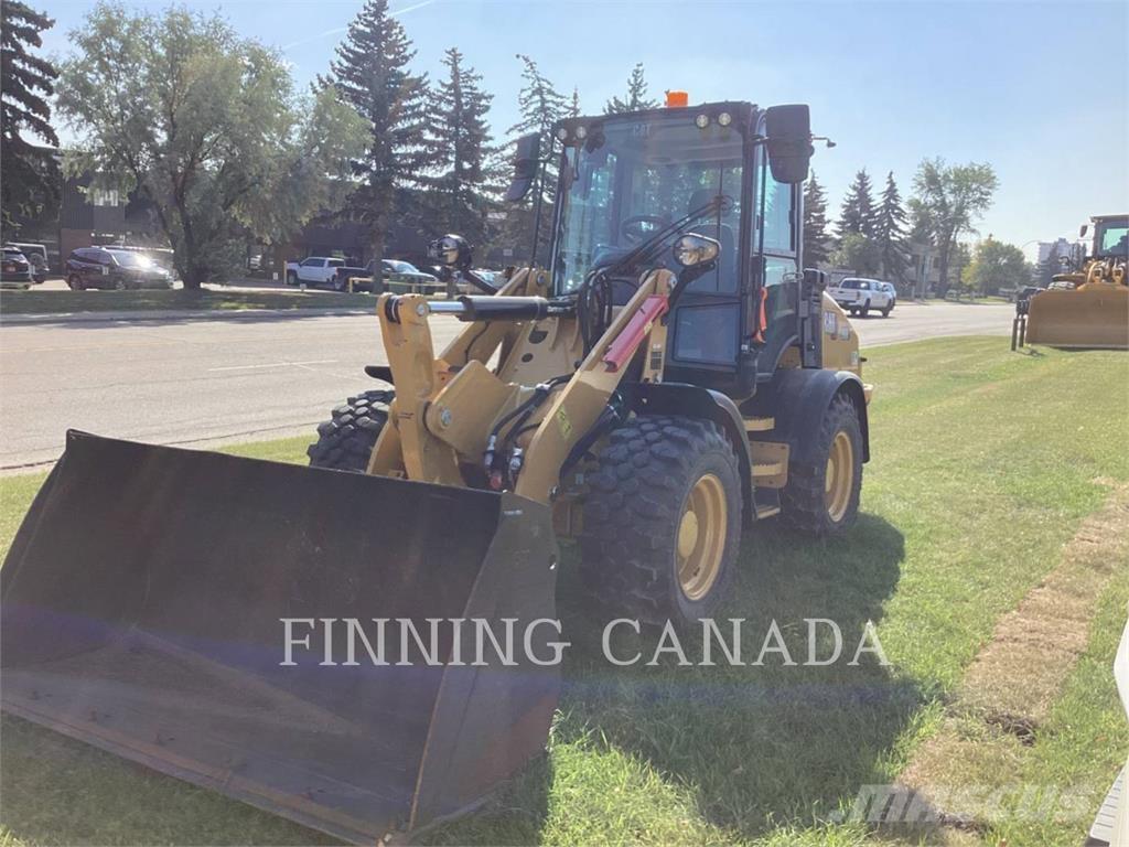 CAT 908 Kolové nakladače