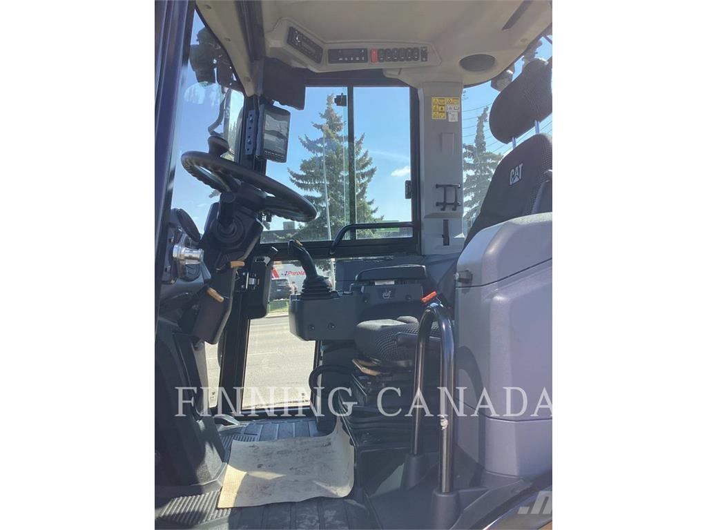 CAT 908 Kolové nakladače