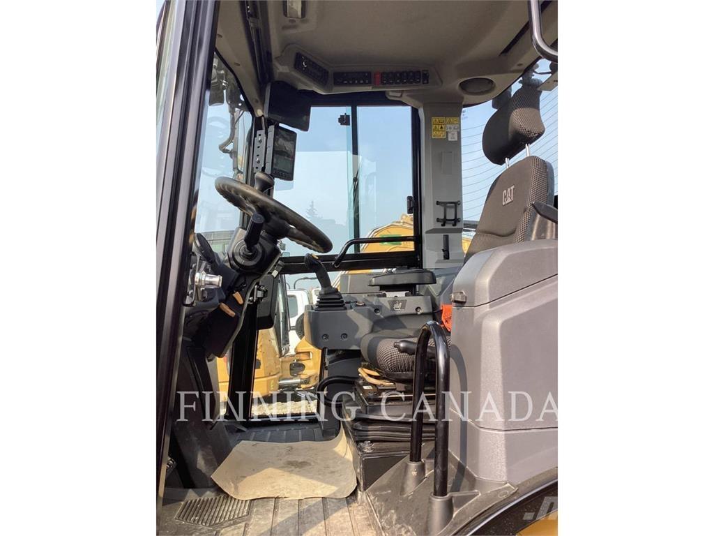 CAT 908 Kolové nakladače