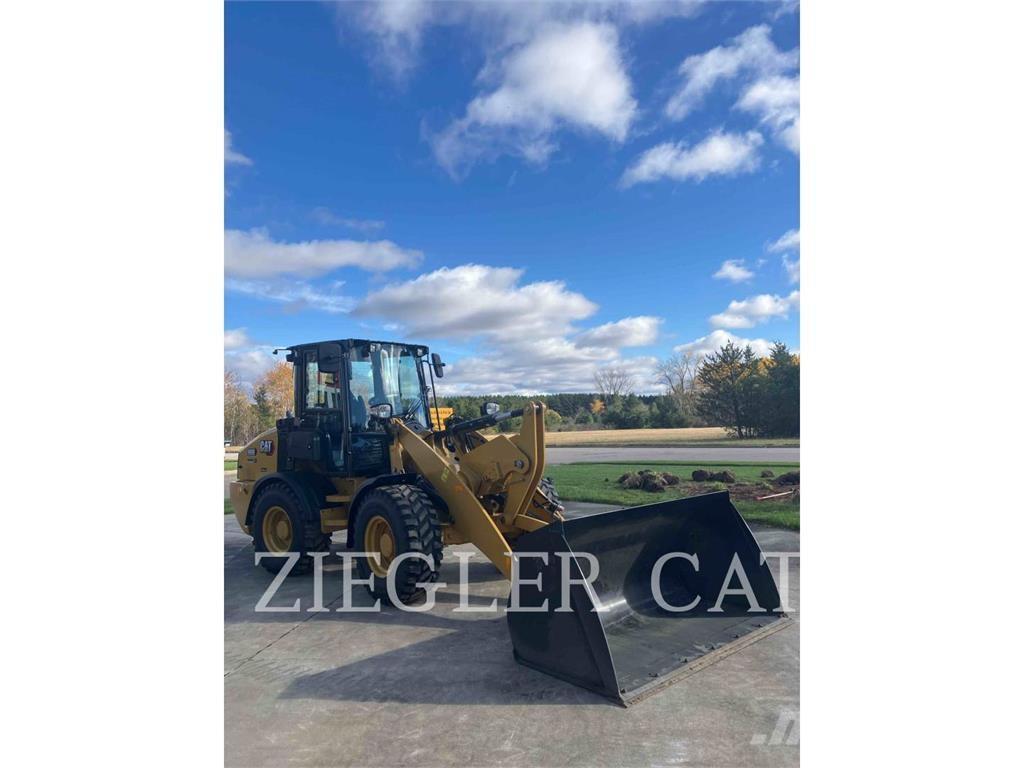 CAT 908 Kolové nakladače
