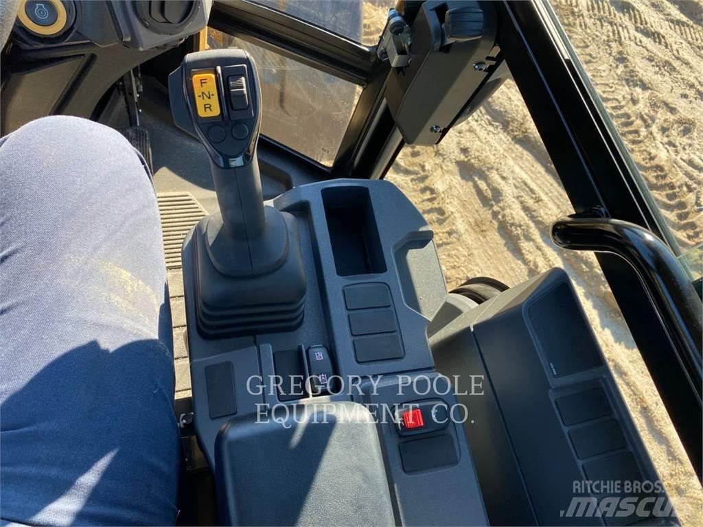 CAT 90814 Kolové nakladače