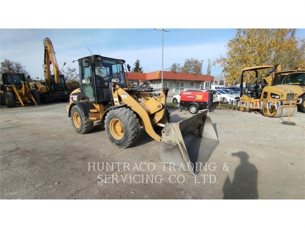 CAT 908H Kolové nakladače