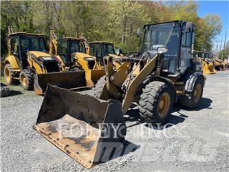 CAT 908H2 Kolové nakladače