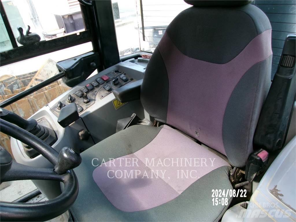 CAT 908H2 Kolové nakladače