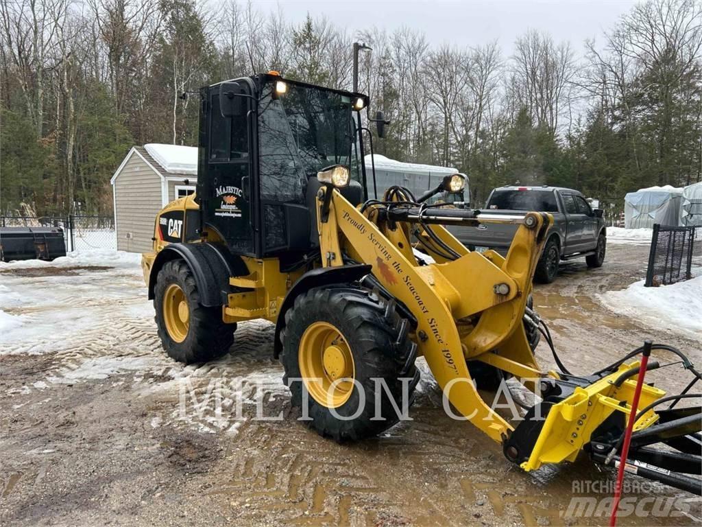CAT 908H2 Kolové nakladače