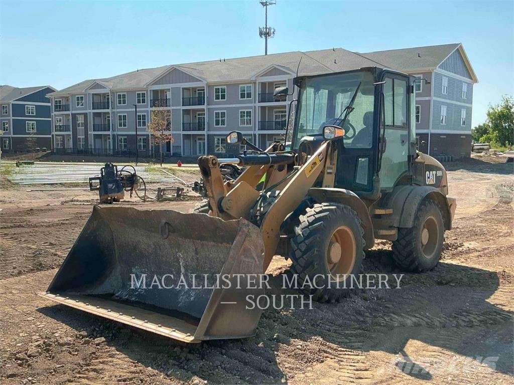 CAT 908H2 Kolové nakladače