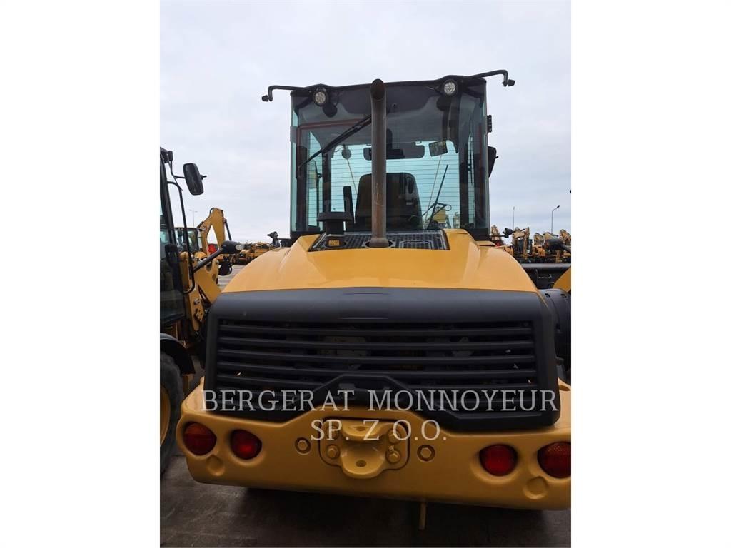 CAT 908M Kolové nakladače