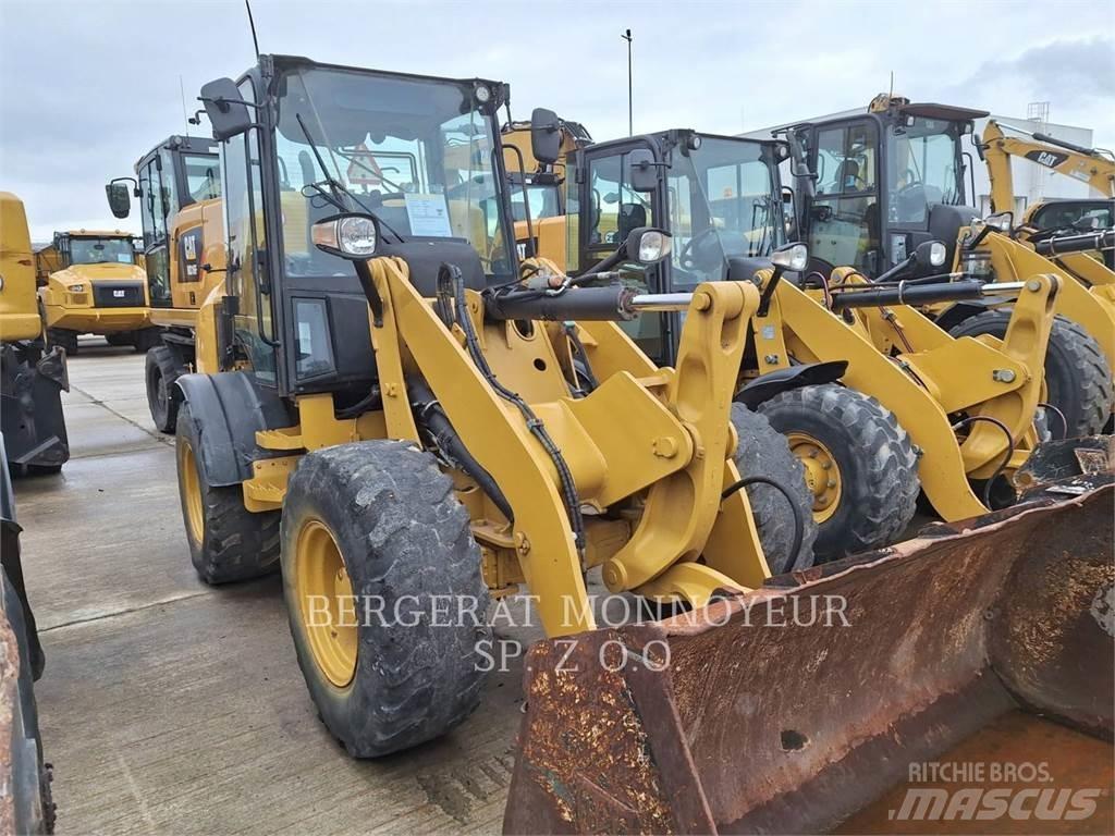 CAT 908M Kolové nakladače
