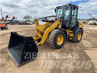 CAT 908M Kolové nakladače