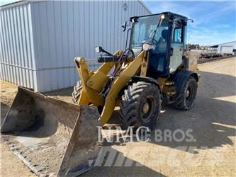 CAT 908M Kolové nakladače