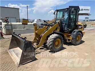 CAT 908M Kolové nakladače