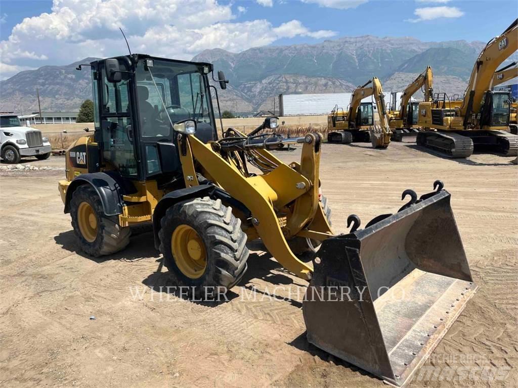 CAT 908M Kolové nakladače