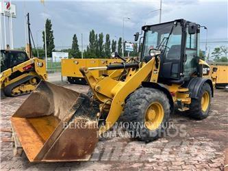 CAT 908M Kolové nakladače