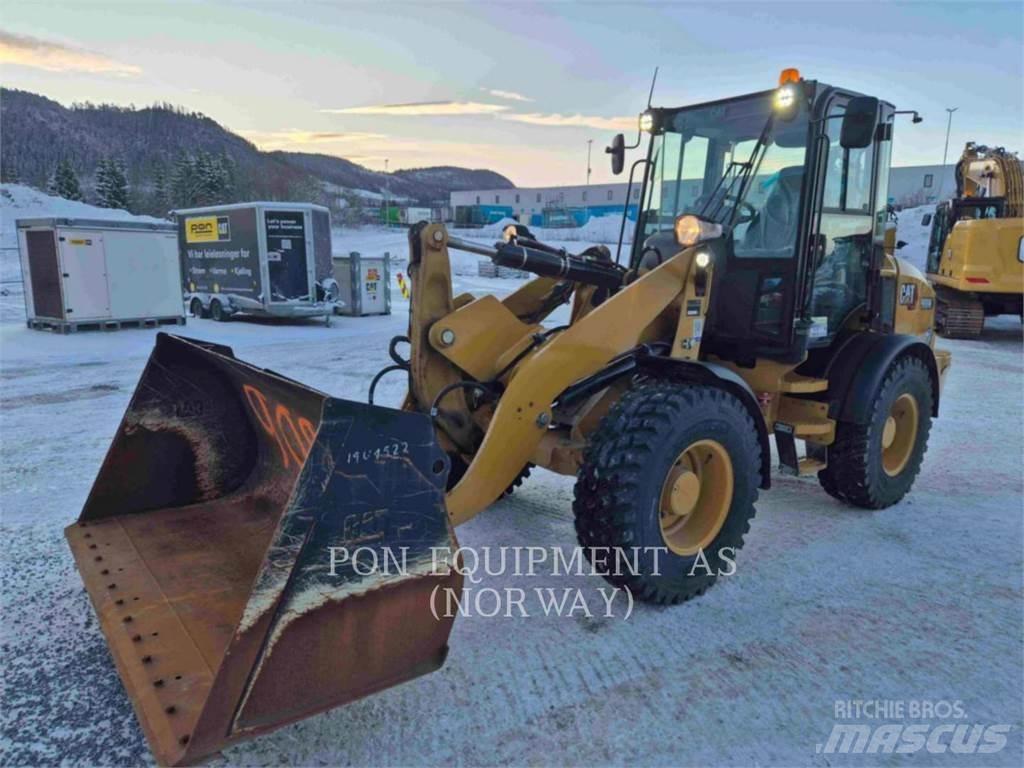 CAT 908M Kolové nakladače