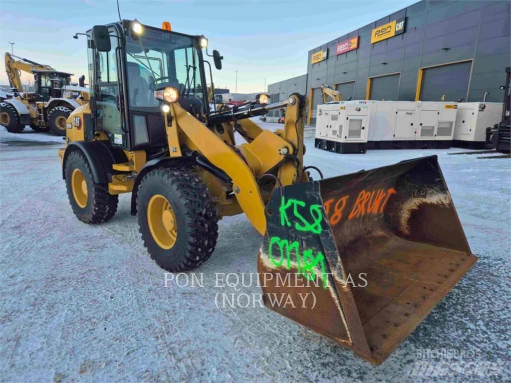 CAT 908M Kolové nakladače
