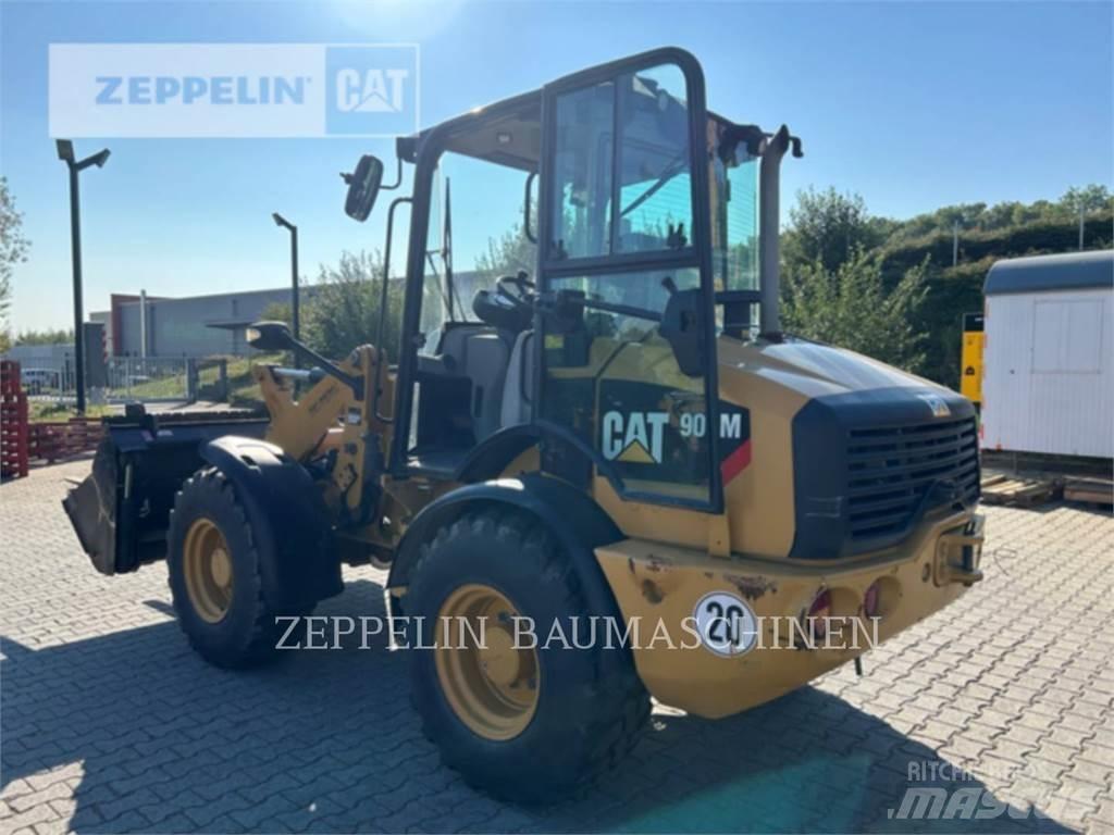 CAT 908M Kolové nakladače