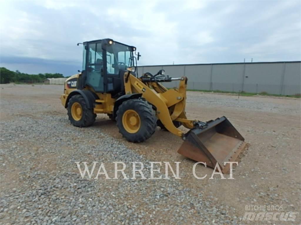 CAT 908M Kolové nakladače