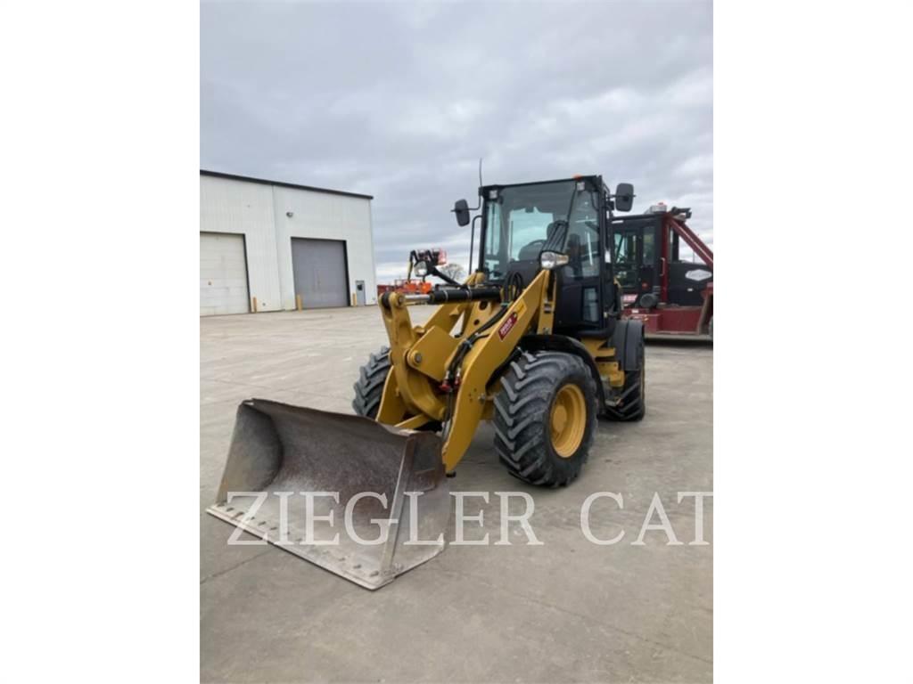 CAT 908M Kolové nakladače