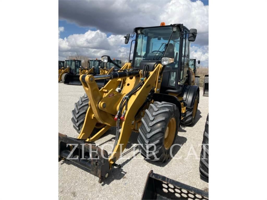 CAT 908M Kolové nakladače