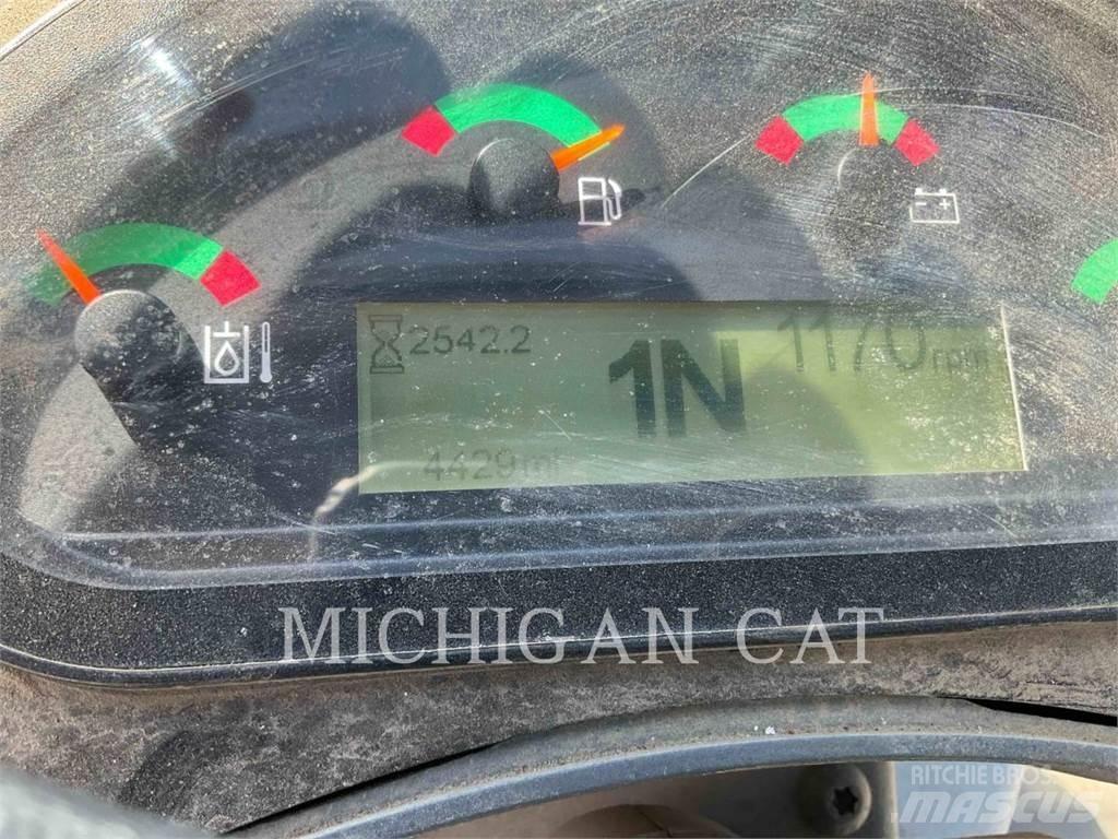 CAT 908M Kolové nakladače