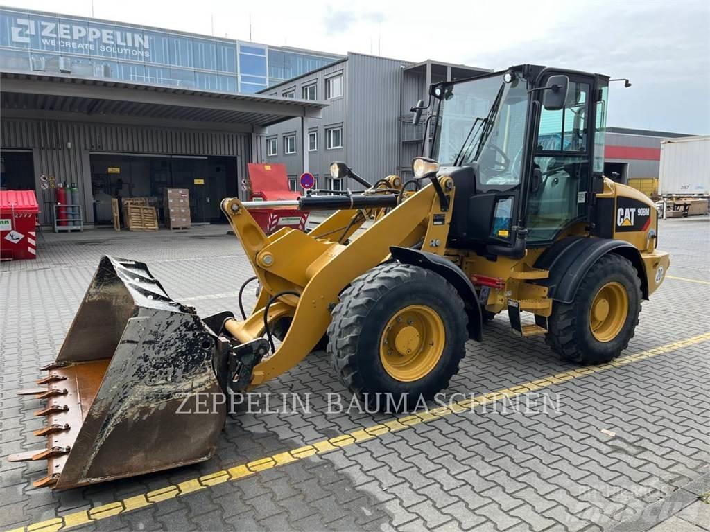 CAT 908M Kolové nakladače