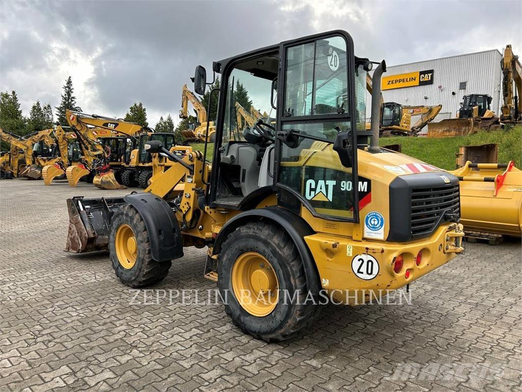 CAT 908M Kolové nakladače
