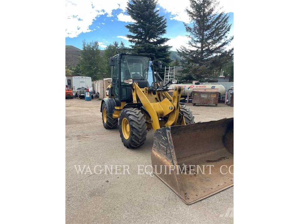 CAT 908M Kolové nakladače