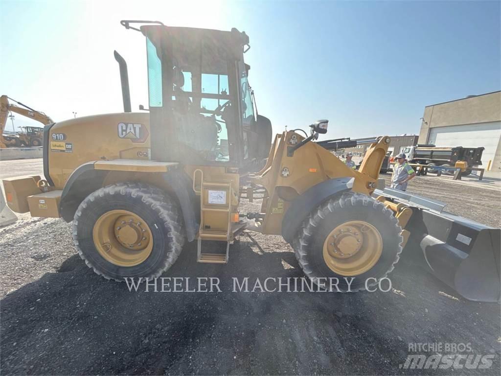 CAT 910 Kolové nakladače