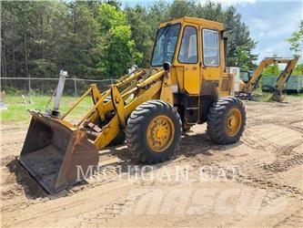 CAT 910 Kolové nakladače