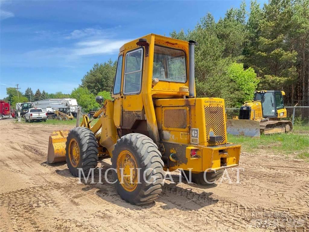CAT 910 Kolové nakladače