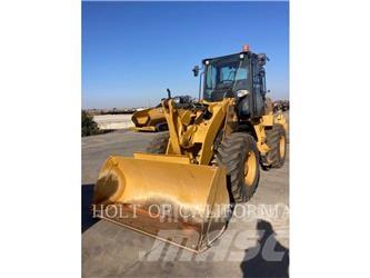 CAT 910M Kolové nakladače