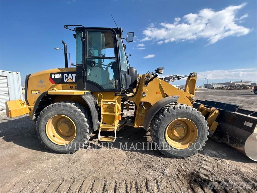 CAT 910M Kolové nakladače