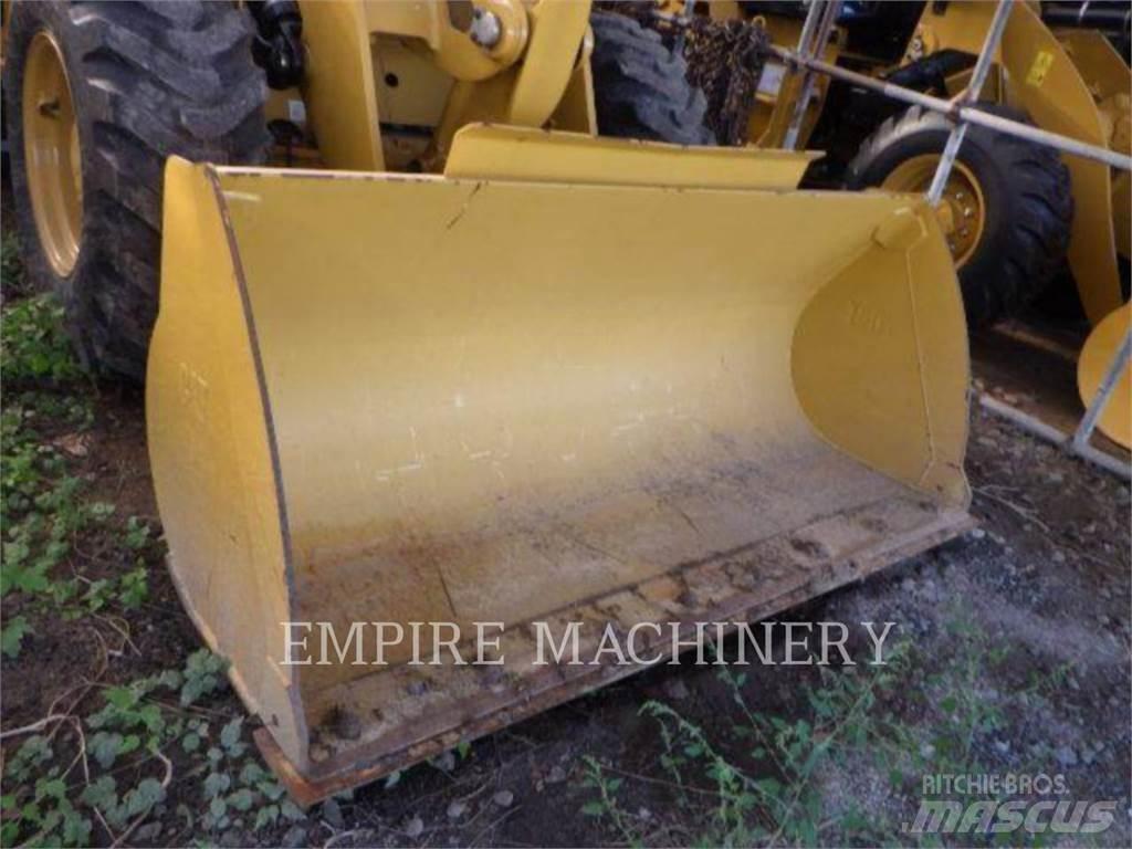 CAT 910M Kolové nakladače