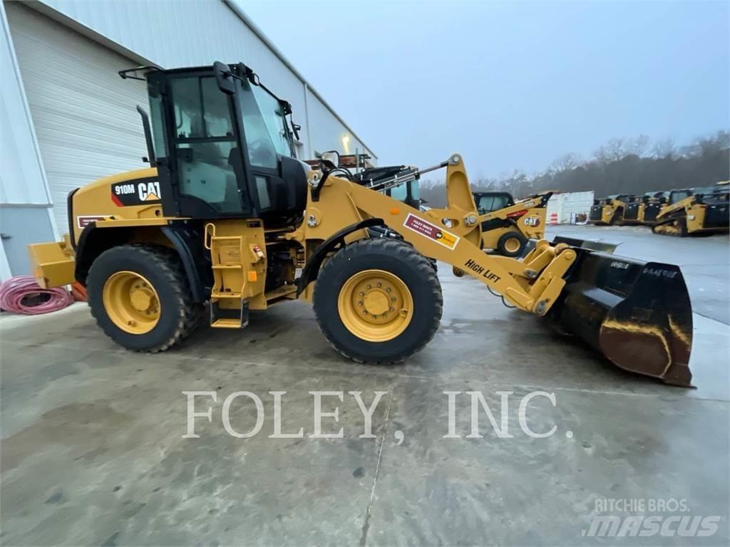 CAT 910M Kolové nakladače