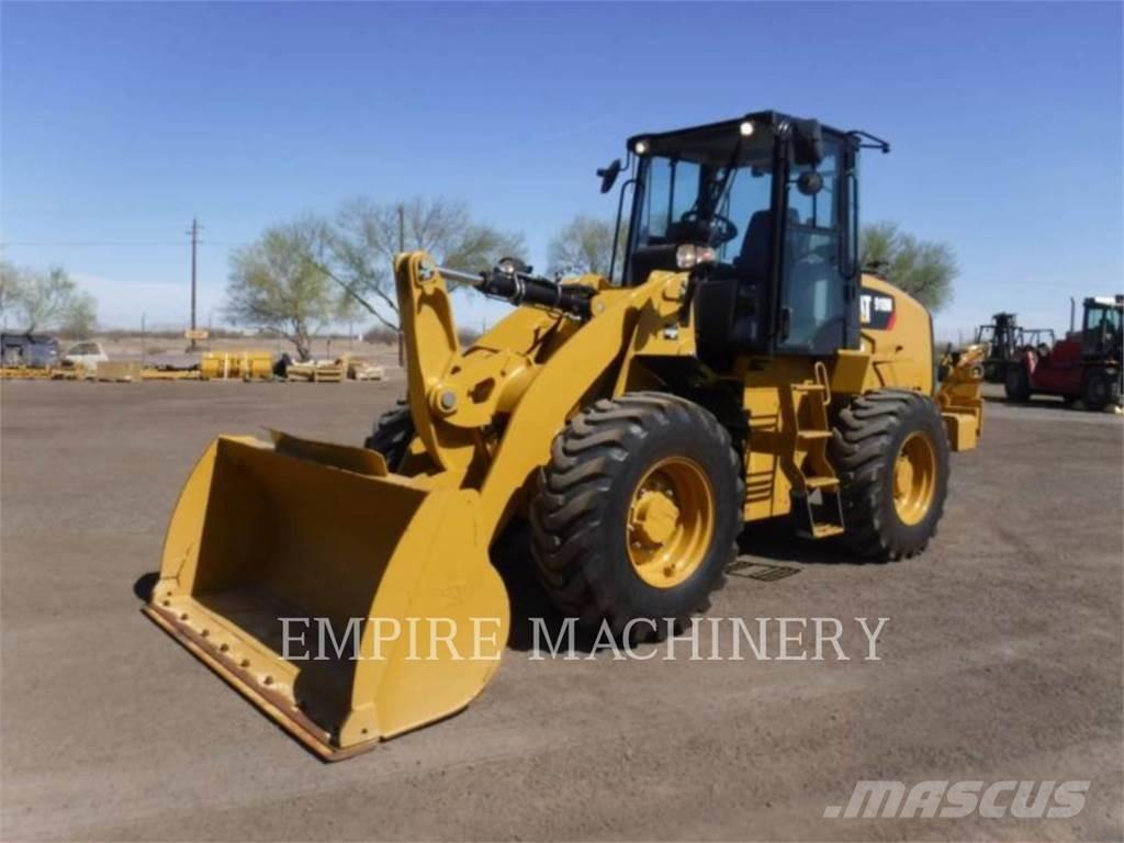 CAT 910M Kolové nakladače