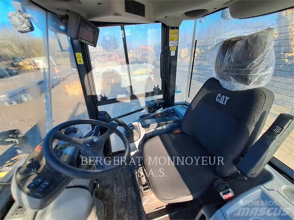 CAT 914 Kolové nakladače