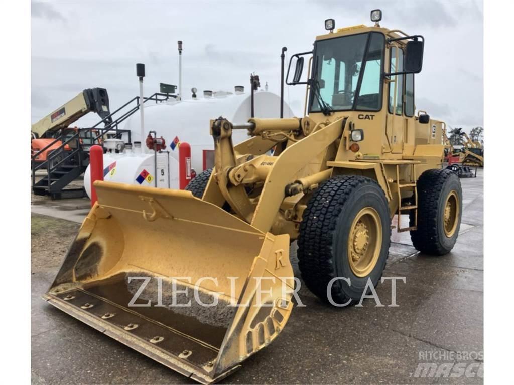 CAT 916 Kolové nakladače