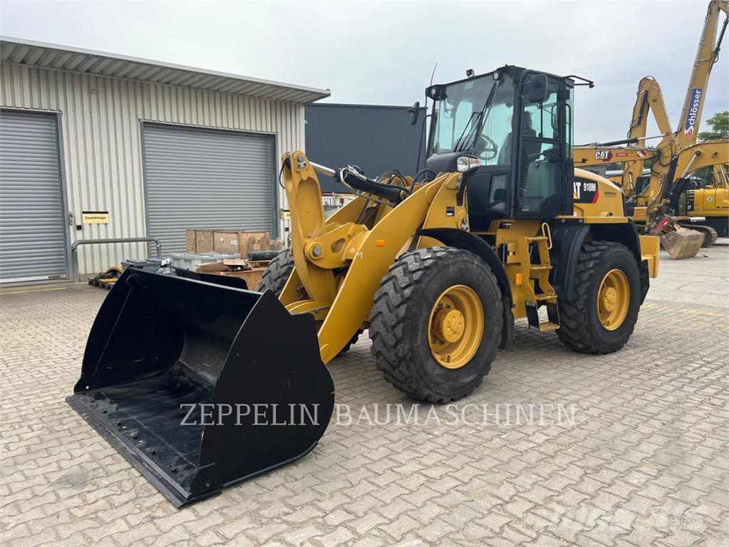 CAT 918M Kolové nakladače