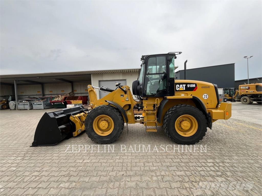 CAT 918M Kolové nakladače
