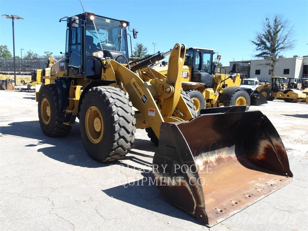 CAT 918M Kolové nakladače