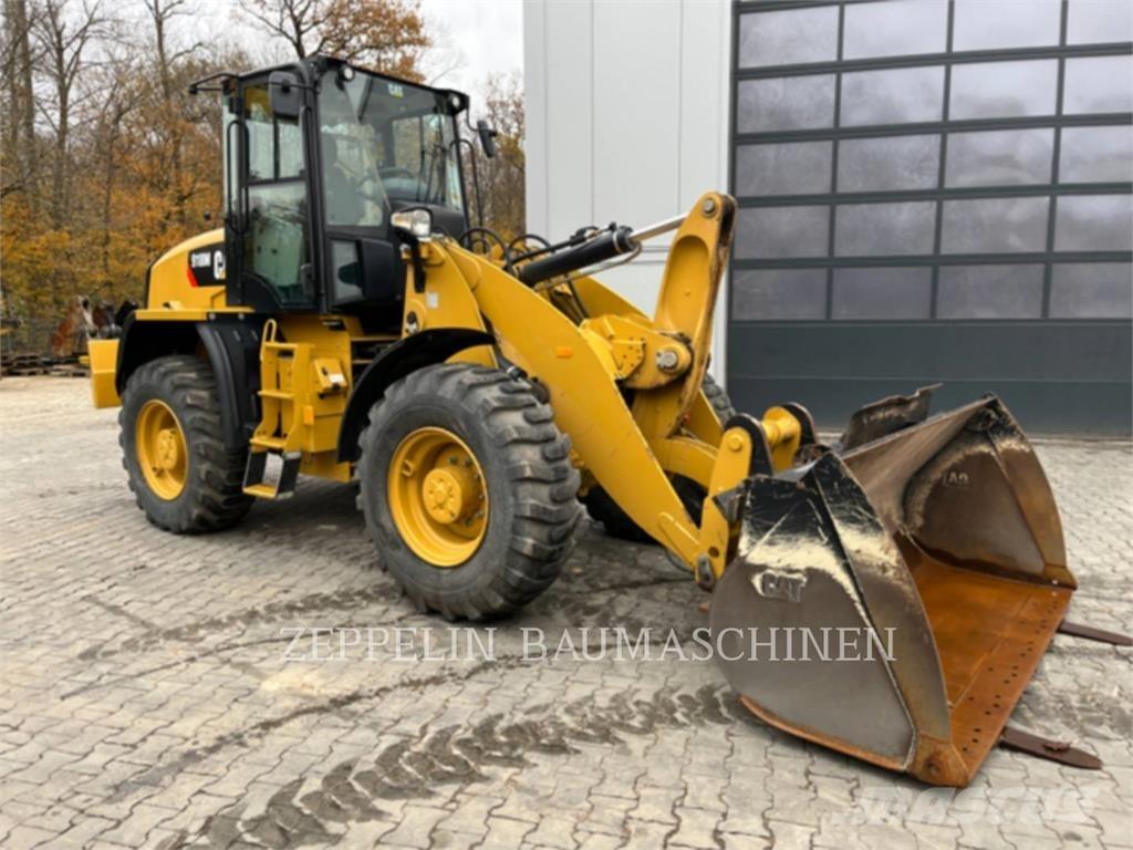 CAT 918M Kolové nakladače