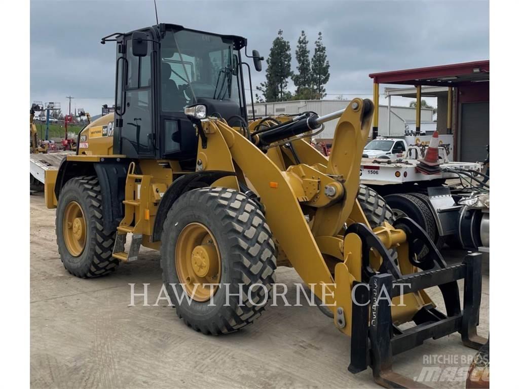 CAT 920 Kolové nakladače