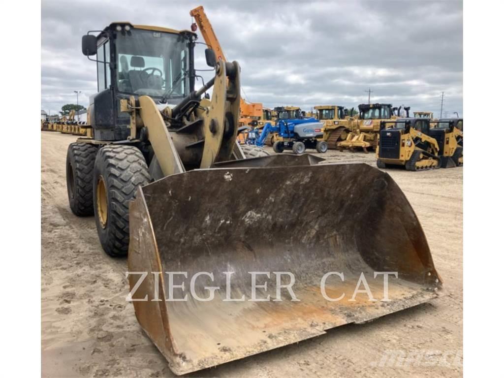 CAT 924K Kolové nakladače