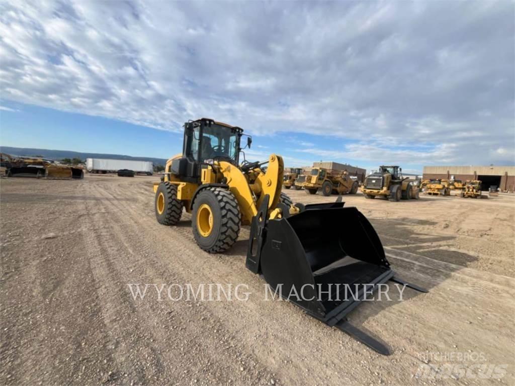 CAT 926 Kolové nakladače