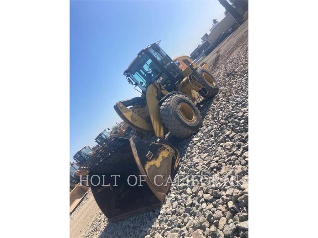 CAT 926M Kolové nakladače