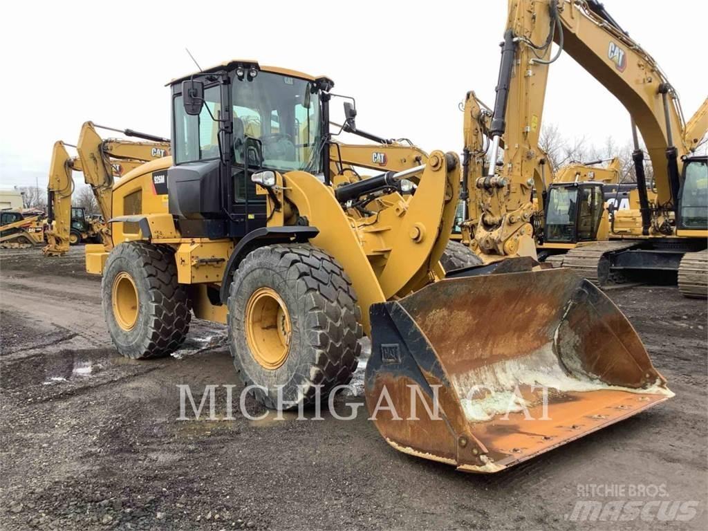CAT 926M Kolové nakladače