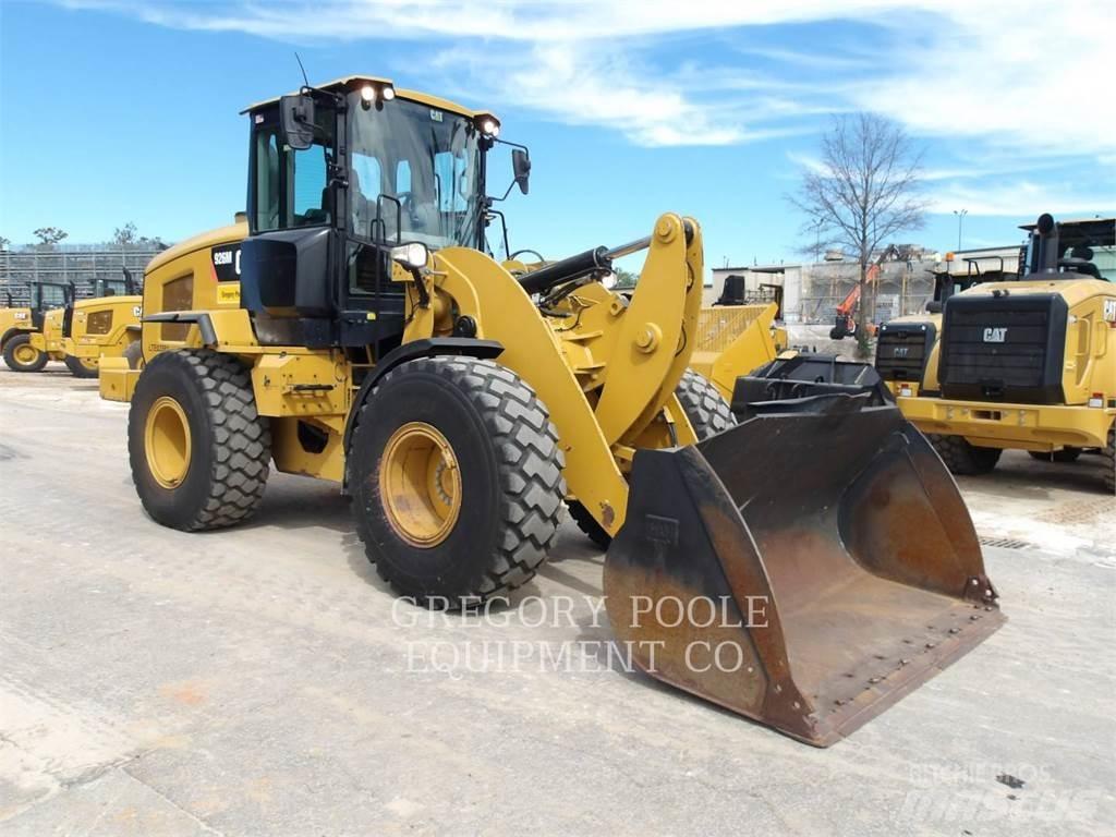 CAT 926M Kolové nakladače