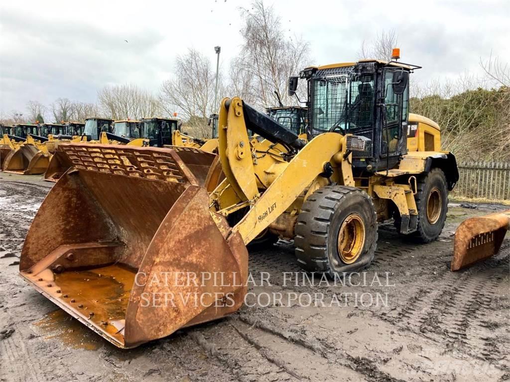 CAT 926M Kolové nakladače
