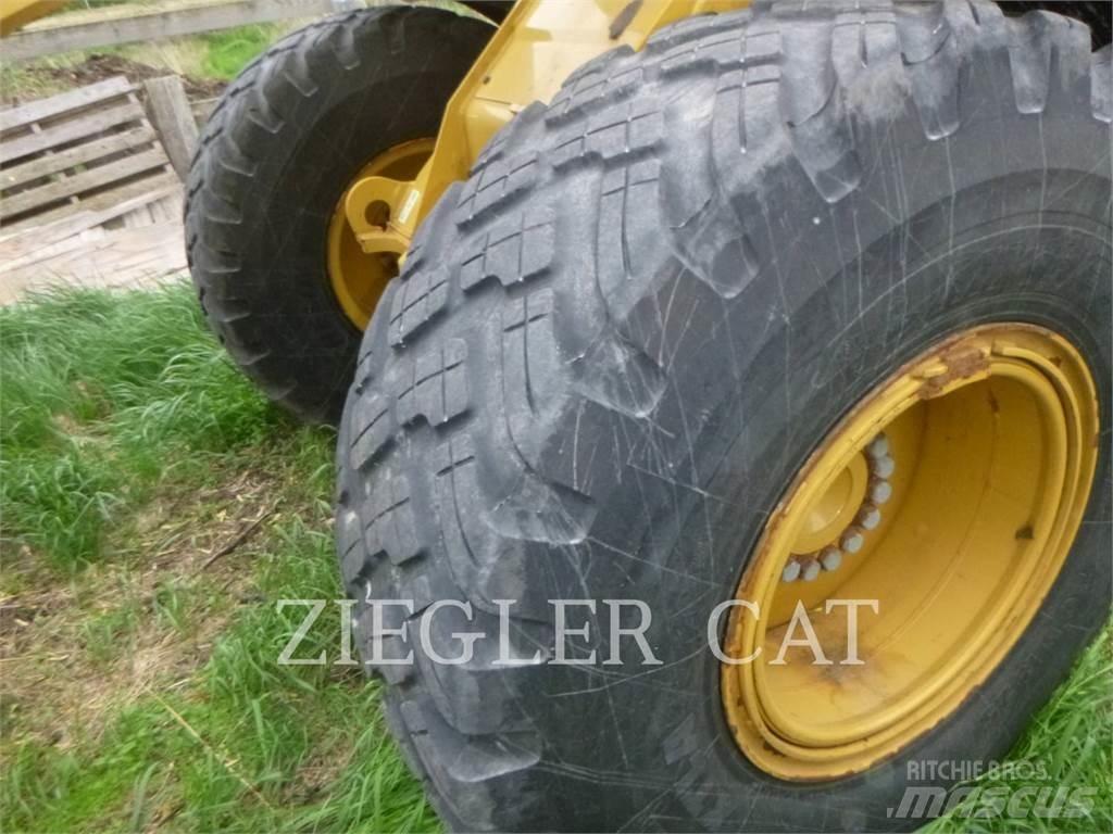 CAT 926M Kolové nakladače