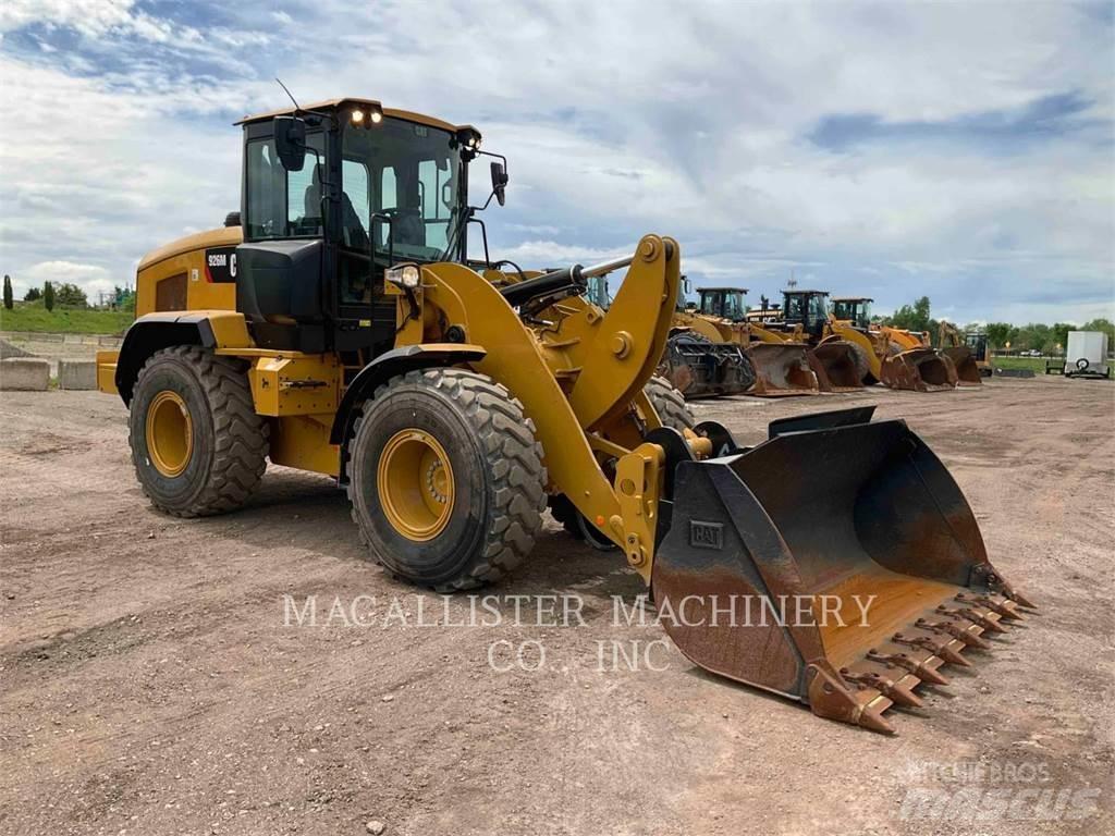 CAT 926M Kolové nakladače